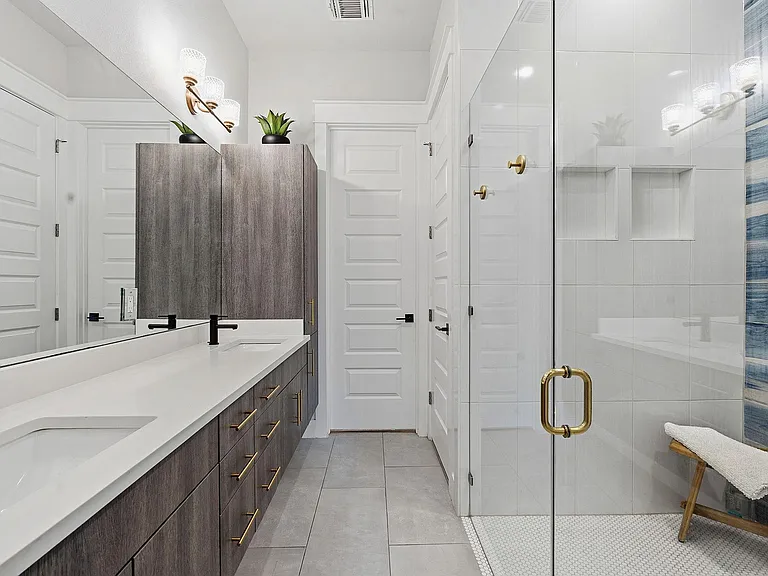 1000 Ellingson Ln #1 — Photo 23