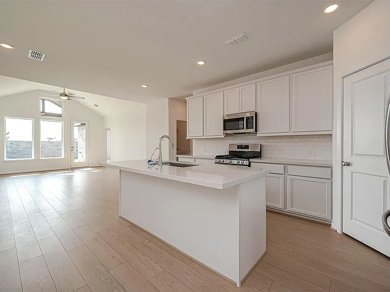 8710 Limmen Terrace Trl — Photo 10
