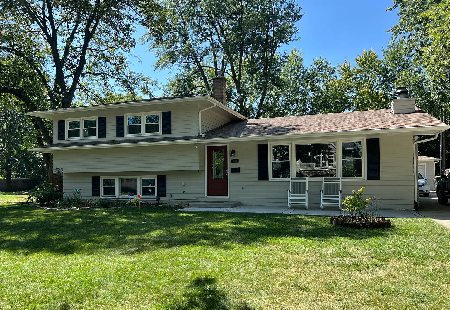 1029 Emerald Dr photo 1