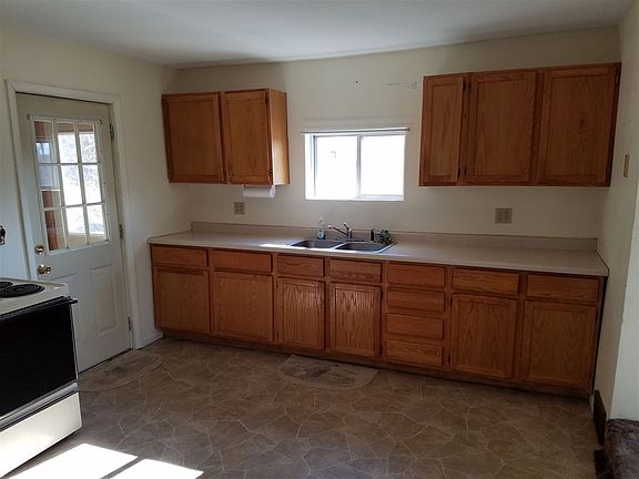 5th image of 310 Hillcrest Dr