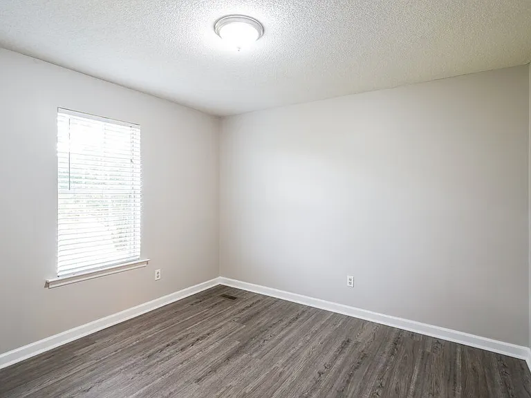 206 Sierra Dr — Photo 13