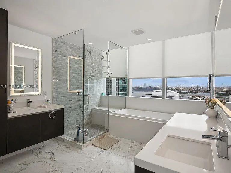 851 NE 1st Ave #1711 — Photo 5