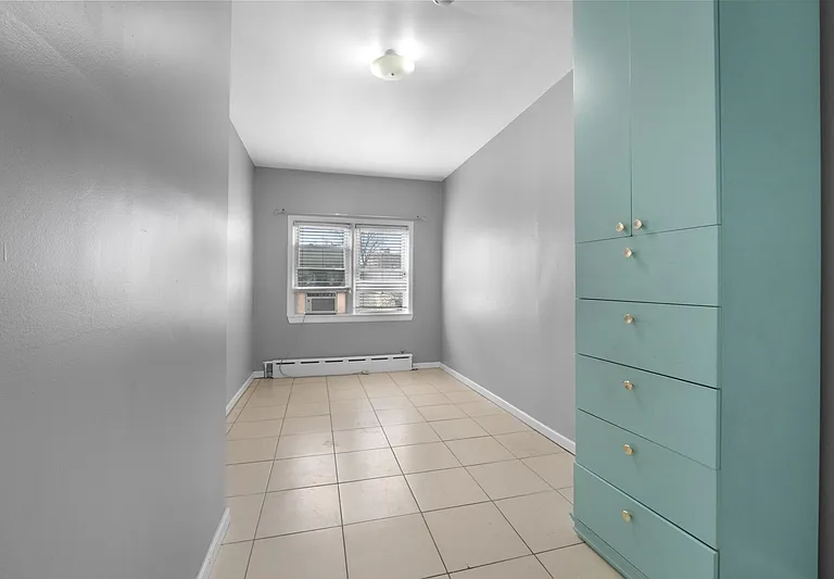 6113 Washington St #3 — Photo 4