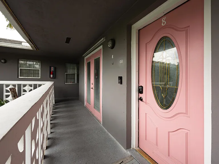 400 SE 31st St #8 — Photo 40
