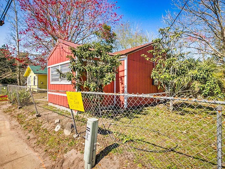 525 New Berlin Rd — Photo 24