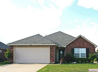 318 W 126th St, Jenks, OK 74037