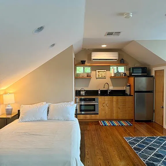 4517 Shoalwood Ave #B — Photo 3