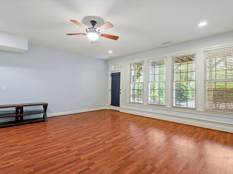 106 Grannon Ct — Photo 35