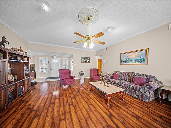 5th image of 736 Whitewing Dr