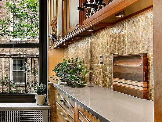 4th image of 230 Park Pl APT 2E