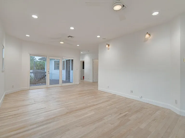 21 Oceanview Dr #C — Photo 11