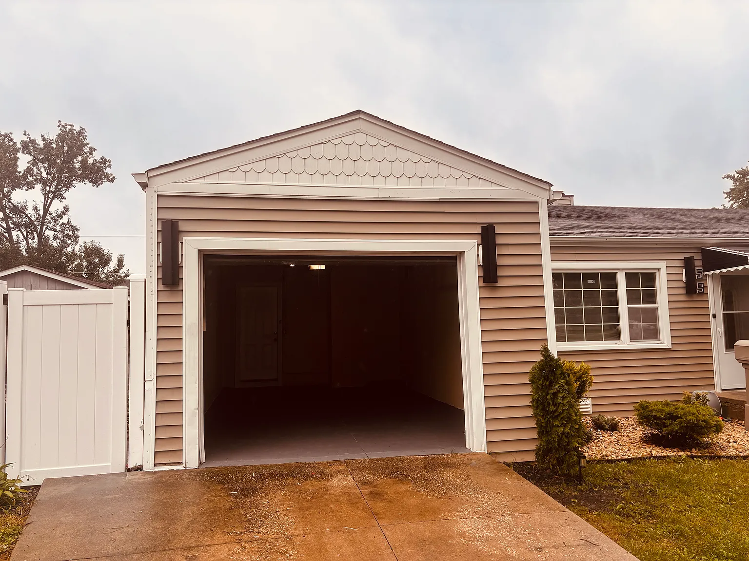 4 bed, 1.5 bath, 1475 sqft, $2,950 — Photo 4