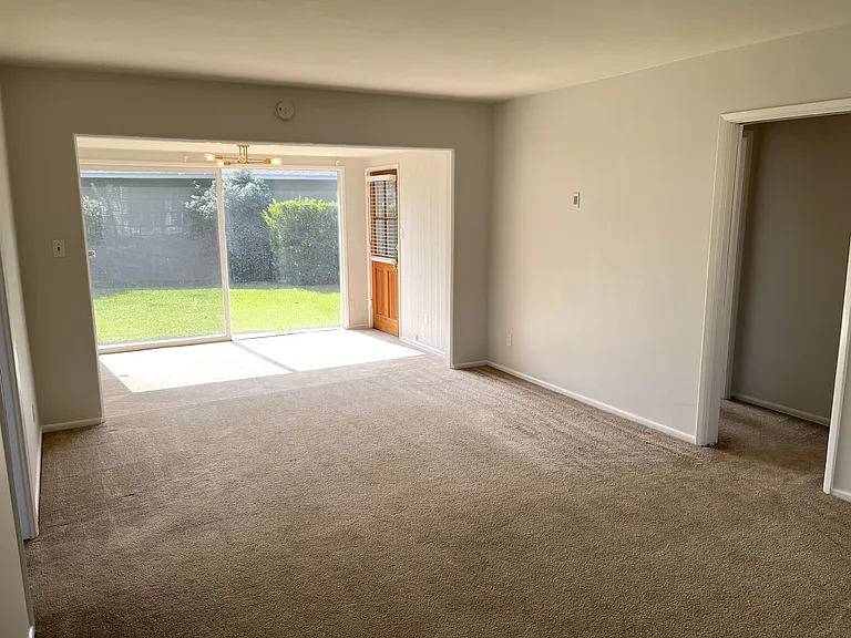 350 W Lemon Ave — Photo 3
