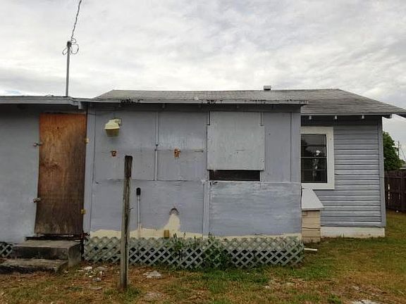2nd image of 322 W Trinidad Ave