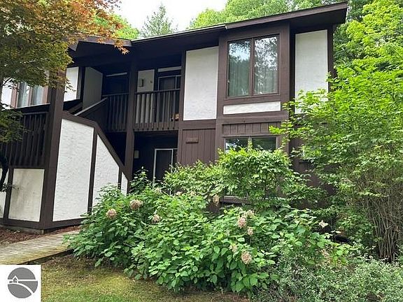 3rd image of 6845 Pinebrook Dr Unit 16