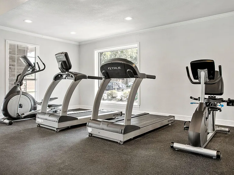 C242530_BristolGrapevine_FitnessCenter_02