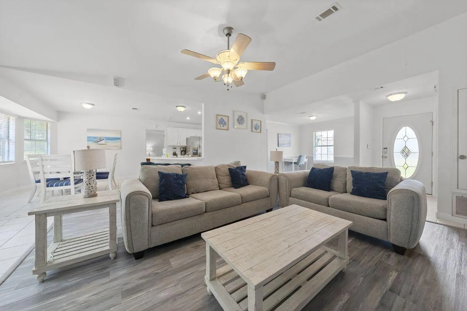 3 bed, 2.0 bath, 1151 sqft, $3,360 — Photo 2