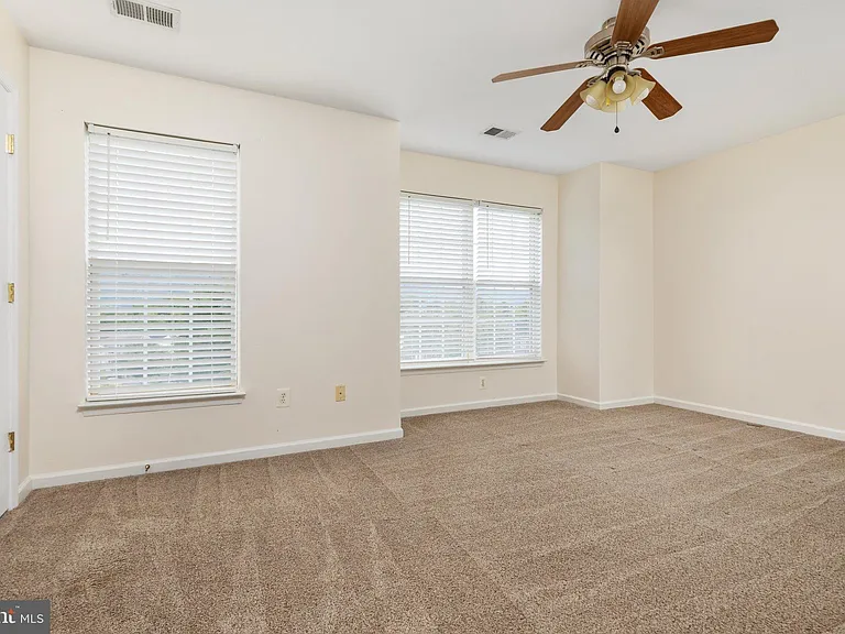 313 Frontier Fort Ln — Photo 9