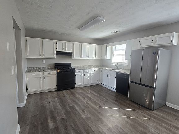 4th image of 25 Georgia Ave