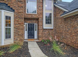 8528 Falling Leaf Ln, North Charleston, SC 29420