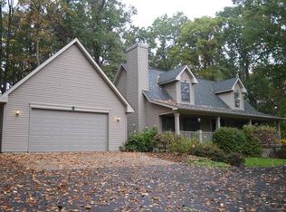 1590 Madsen Dr, Ortonville, MI 48462