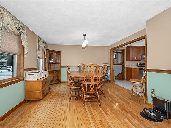 4th image of 30 Parker Rd