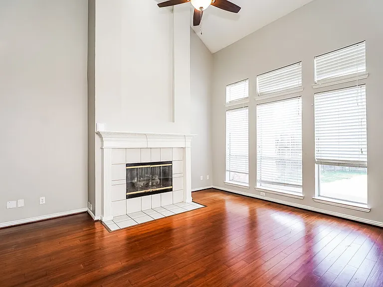 4420 Vanderpool Dr — Photo 5