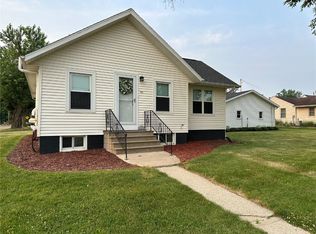 101 1st Ave, Springville, IA 52336