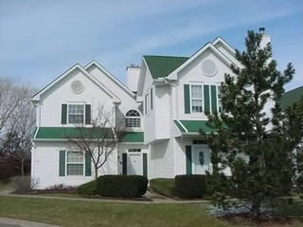 254 Vista Cir #16B, North Olmsted, OH 44070