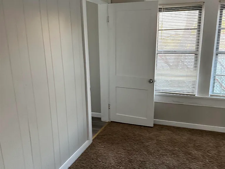 107 S Beech St — Photo 11