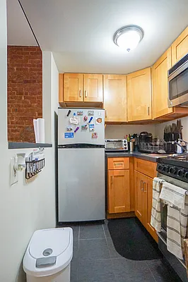 Rented by City Connections Realty | media 16