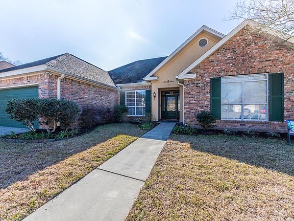 3rd image of 104 Wild Clover Pl