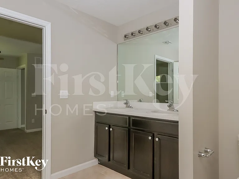 3765 SW Darby Ln — Photo 8