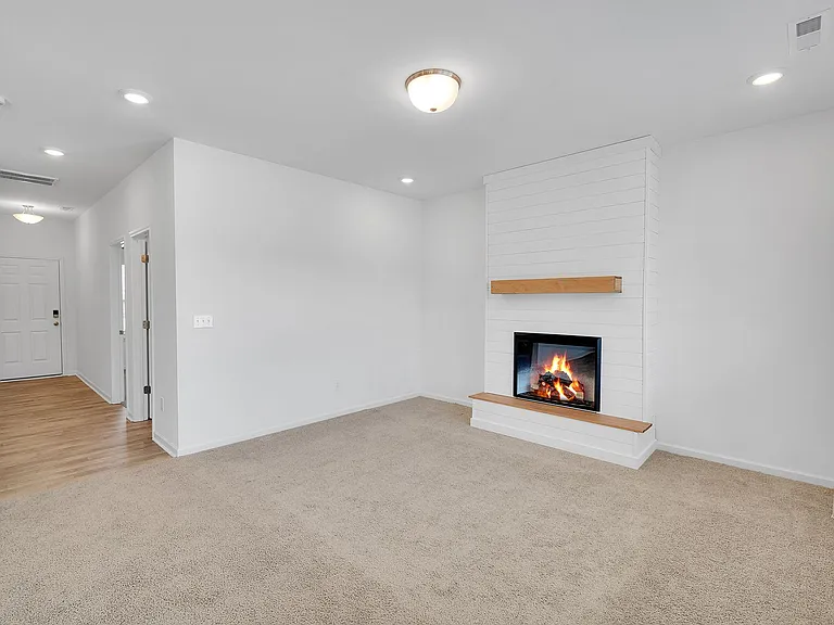 1224 Maxwell Ct — Photo 16