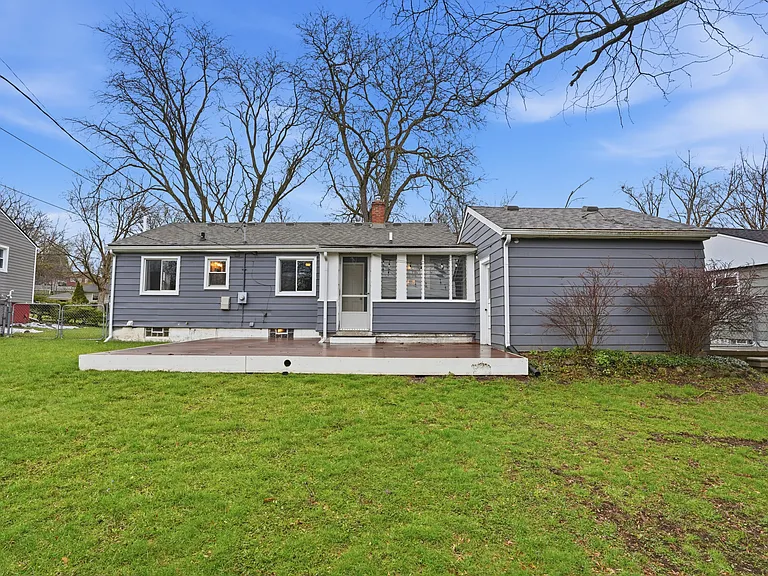 831 Loyola Dr — Photo 40