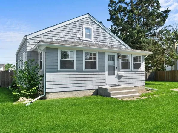 65 Schmeelk Place, Copiague, NY 11726