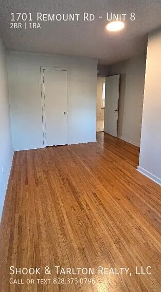 1701 Remount Rd #8 — Photo 4