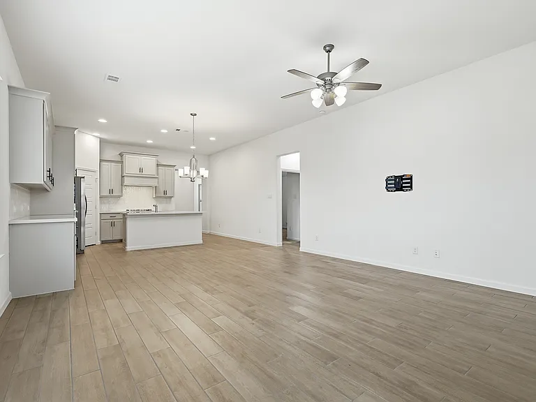 3101 Bell Flower Dr — Photo 29