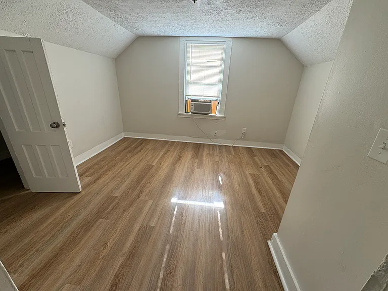 81 Sexton St — Photo 5