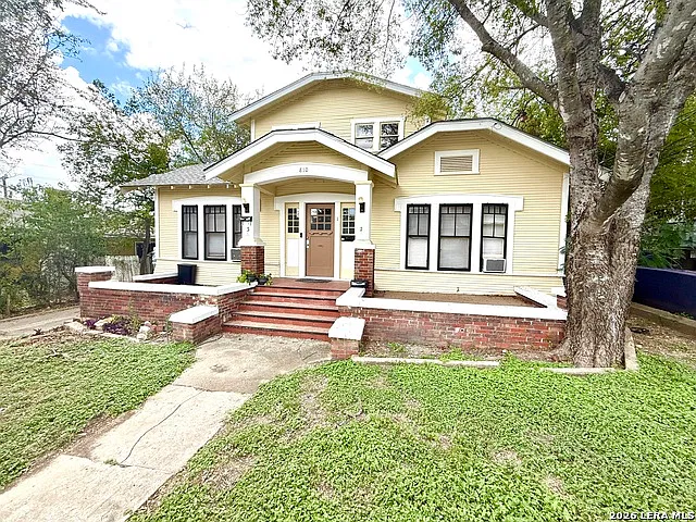 810 W Magnolia Ave #2