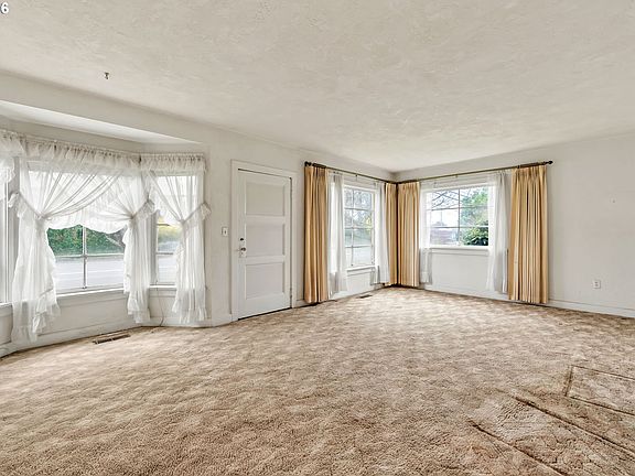 4th image of 1521 Gilham Rd