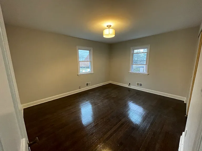 261 Elm Ave — Photo 9