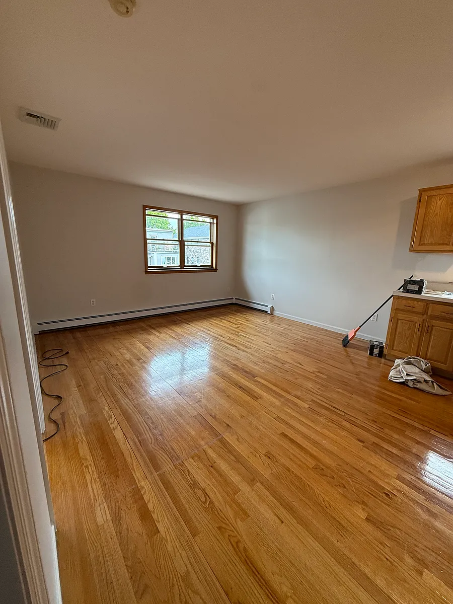 Building Photo - 66-38 53rd Ave #2R