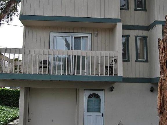 2nd image of 420 Dela Vina Ave Unit 12