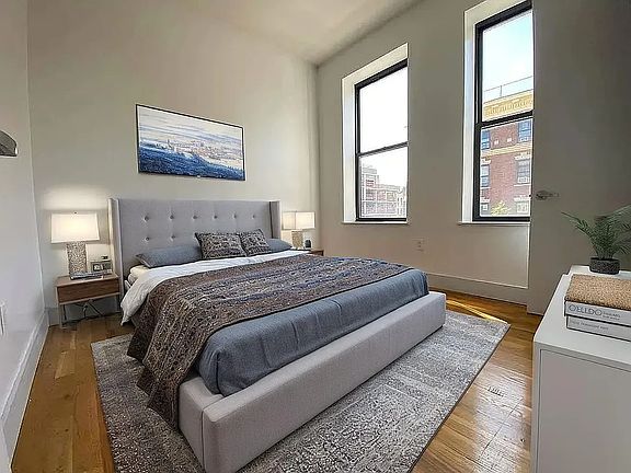 5th image of 54 Lewis Ave Unit 2L