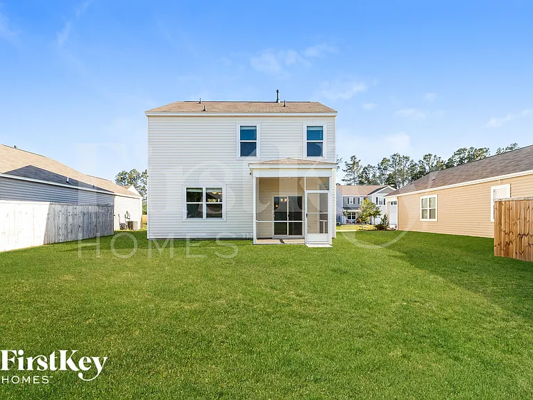 591 Wayton Cir — Photo 17