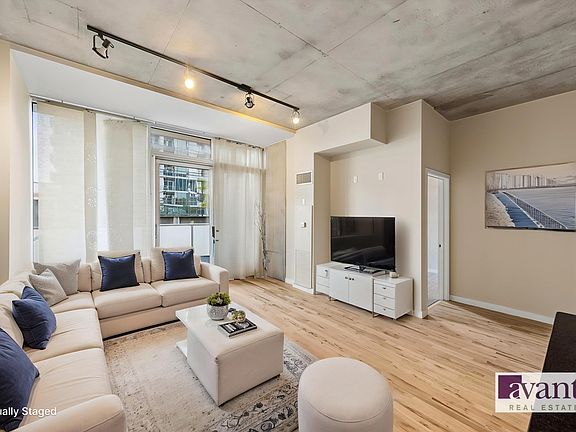 4th image of 1720 S Michigan Ave APT 202