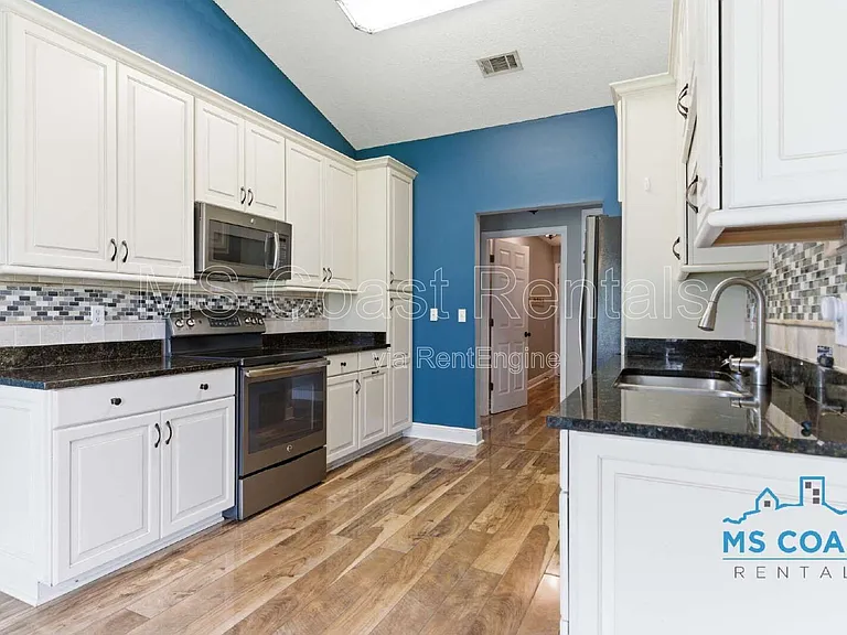 14961 Greenwell Cir — Photo 8