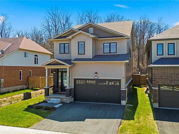 2nd image of 37 Riesling St