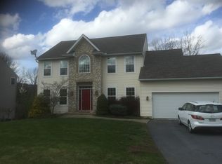 75 Sycamore Dr, Reading, PA 19606